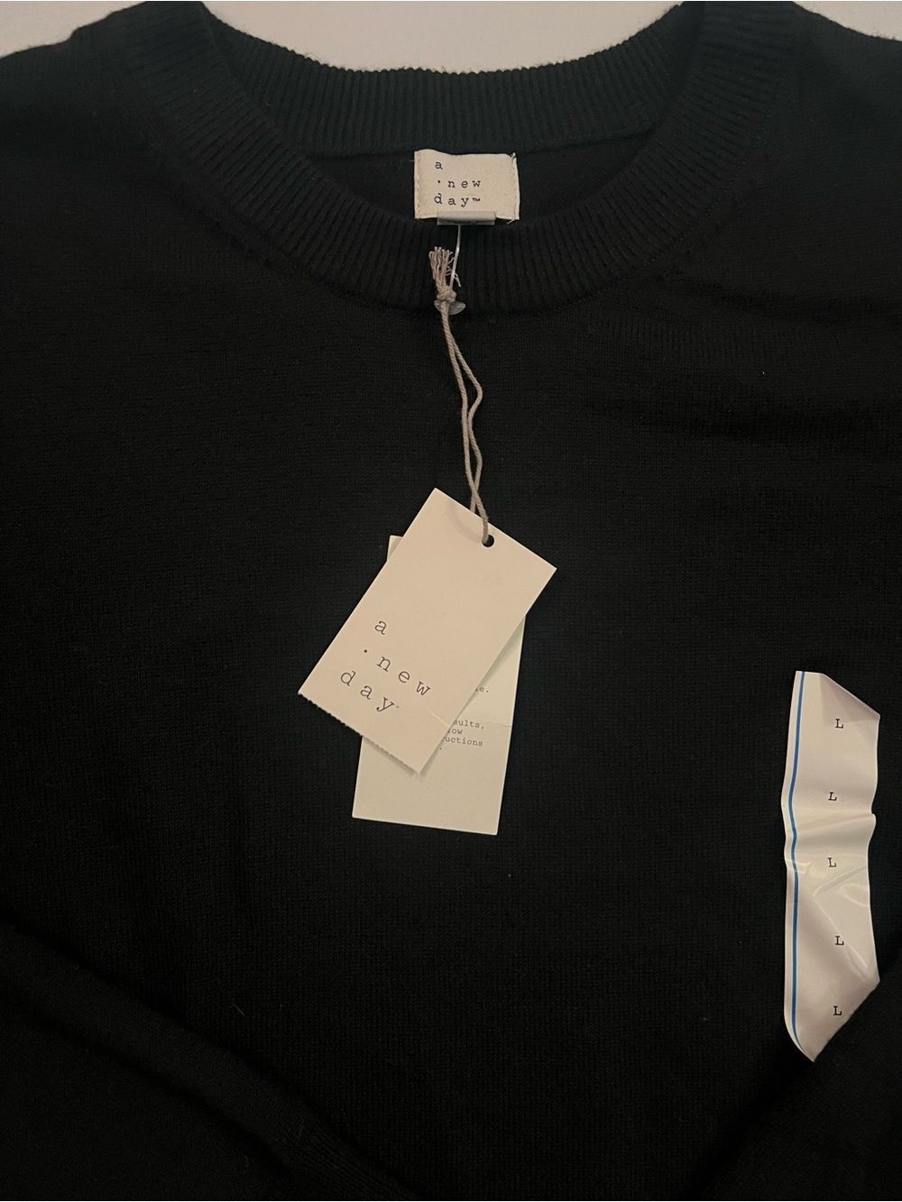 NWT Women’s Black Crewneck Sweater - Picture 2 of 4